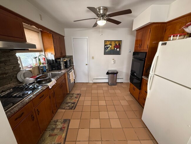Photo - 250 Maple Ave Unit 2