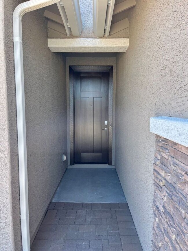 Photo - Alamar Subdivision 5 Bedroom Home For RENT!
