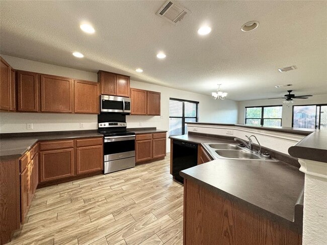 Photo - 1152 Hyde Park Dr