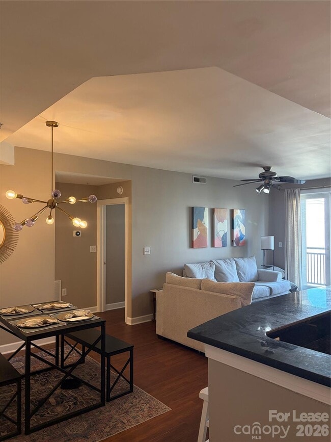 718 W Trade St Unit 707