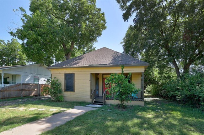 Photo - 1104 Kimbro St