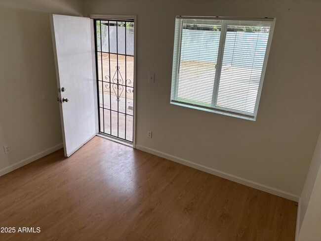 Building Photo - 310 W 8th Ave Unit D Rental