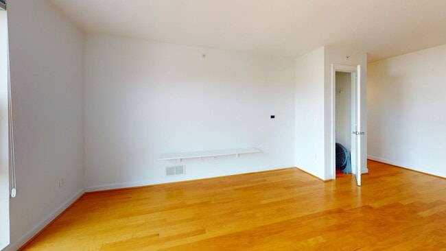 Photo - H Street Corridor One Bedroom W/Roof Top-Heart of H Street Corridor!