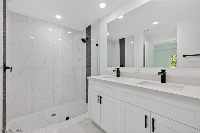 Building Photo - 366 Butler Ave S