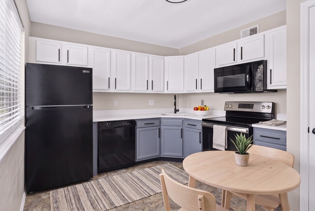 COURTYARD GARDENS APARTMENTS