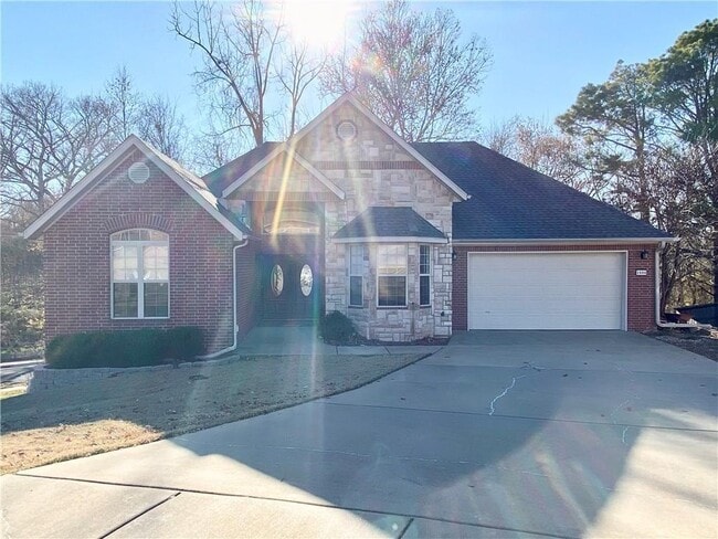 Building Photo - 1806 NW Mustang Ave