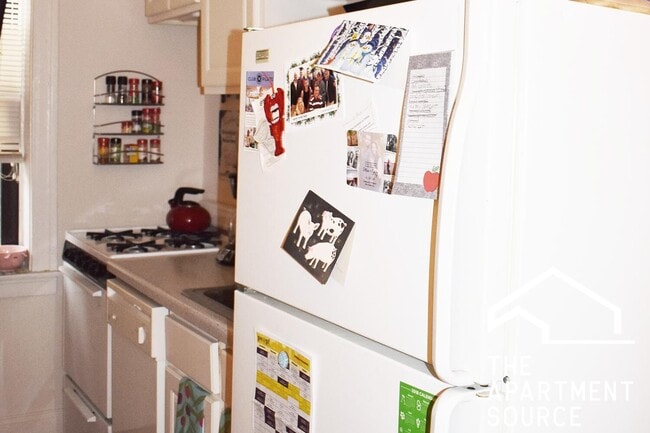Photo - 837 W Cornelia Ave Condo Unit 2N