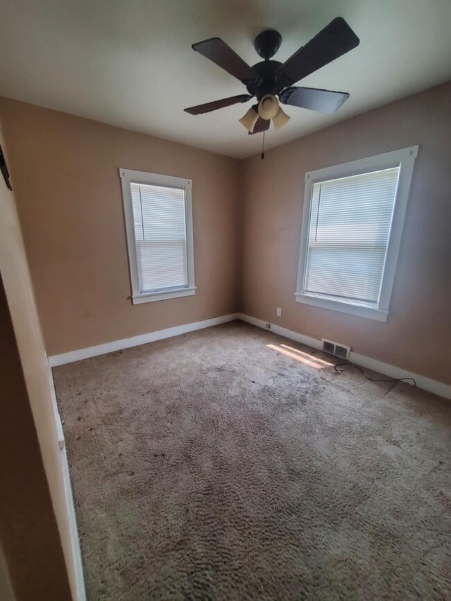 Photo - 1246 E Riverside Ave