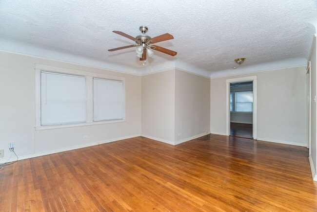 Photo - All Appliances, Washer & Dryer, Secure Building AND off street parking in Alta Vista! Unit 3