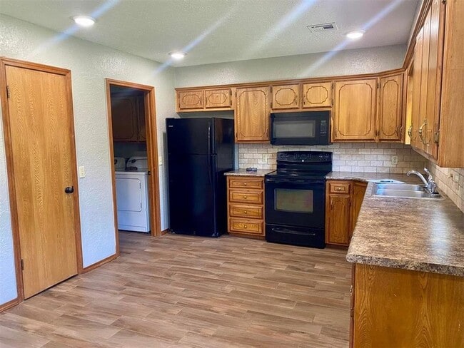 Photo - 137 Elmwood Ave