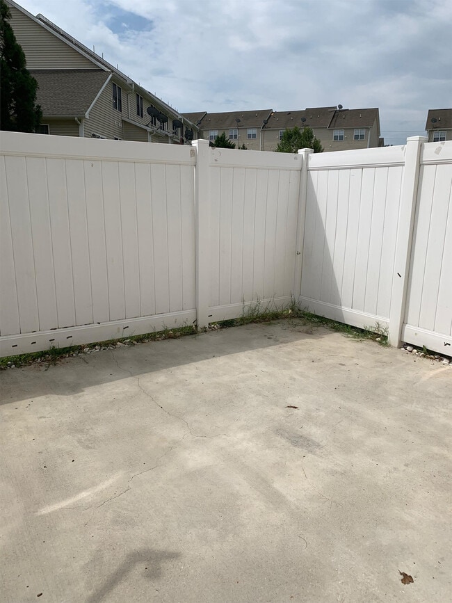 Photo - 155 Rowse Dr Townhome