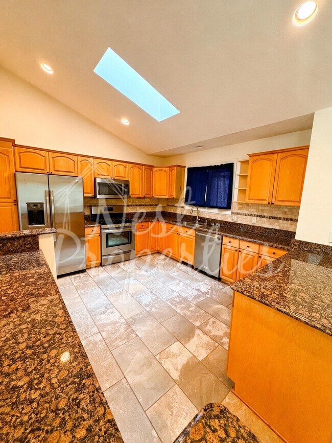 Photo - 1429 Adella St