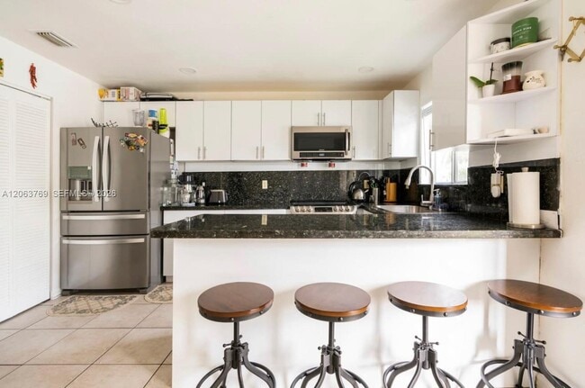 Photo - 925 SW 8th St