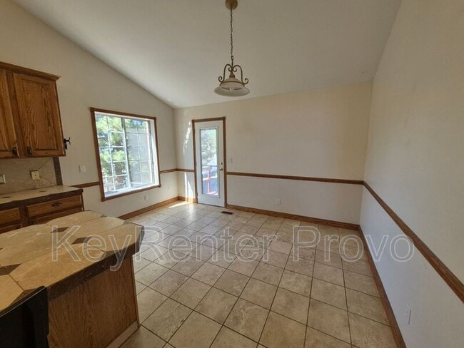 Building Photo - 75 S Astor Ln Rental
