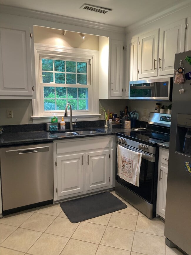 Photo - 7405 Glastonburg Dr