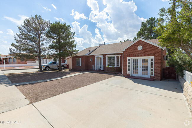 Building Photo - 2427 Hawley Cir Rental