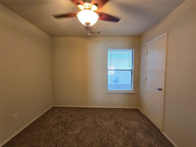 Photo - 6527 Fairbrook Park Ln