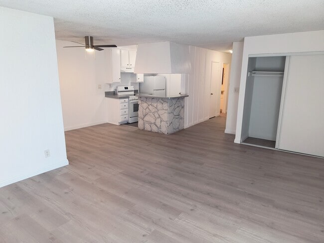 Photo - Hollywood Villa Apartments