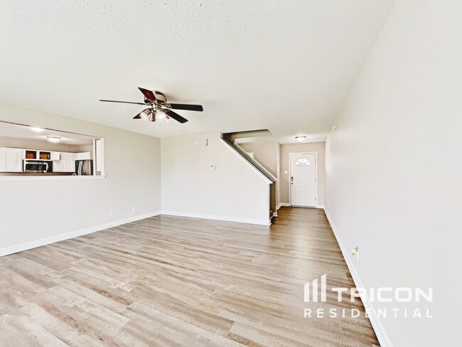 Photo - 10955 Woods Dr