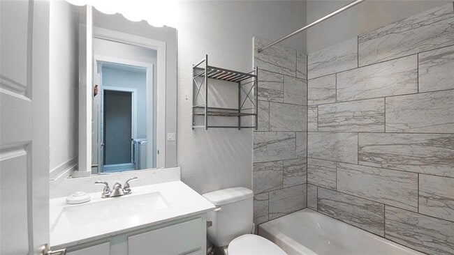 Photo - 8001 Silhouette St