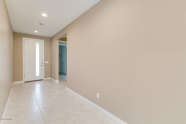 Photo - 17695 W Buchanan St