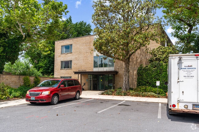 2755 Ordway St NW - Cleveland Terrace Condominiums