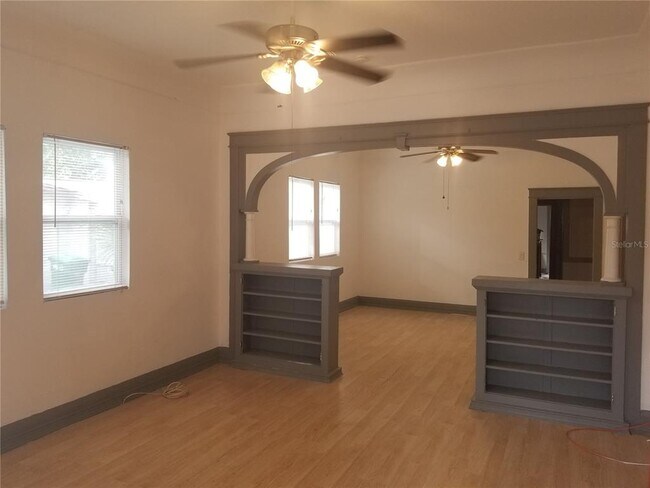 Photo - 2107 W Chestnut St