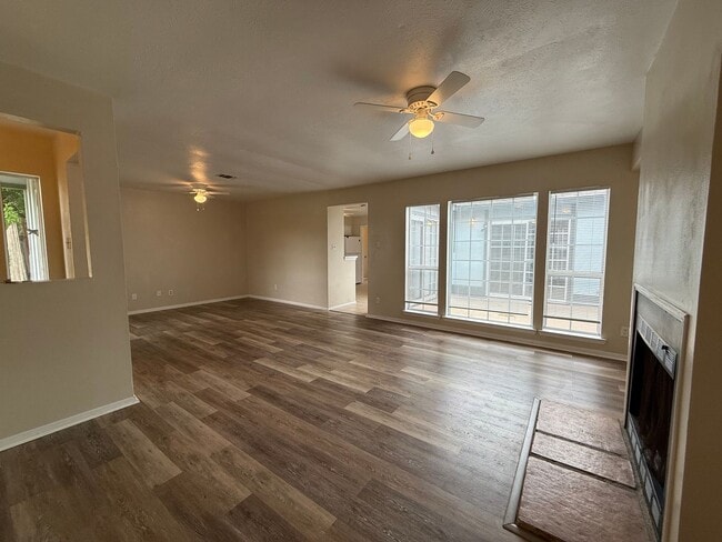 Photo - Cozy and clean 3 bedroom 2 bath townhouse AVAILABLE NOW!