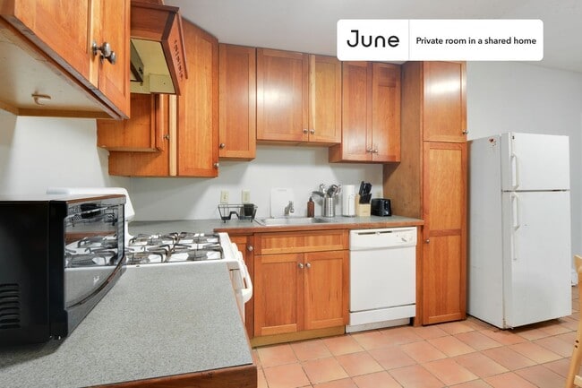 Photo - Room in Shared 5 bed/3 bath home Unit E