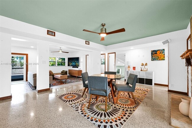 Photo - 808 NE 16th Ave