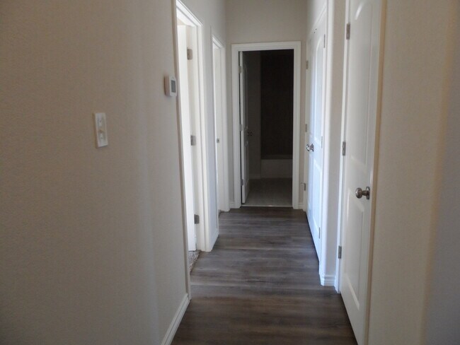 Photo - 1208 Country Club Rd Unidad C