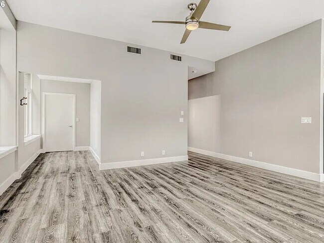 618 NW 12th Ave Unit 201