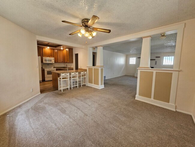 Photo - 3 Bed 1 Bath Charming Westside Retreat!!