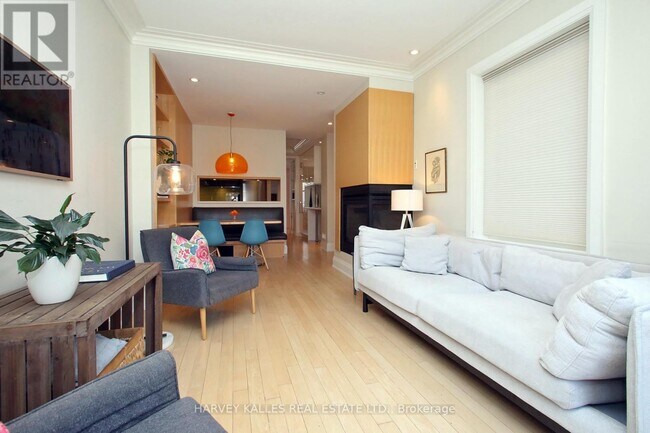 Photo - 431 Sumach St