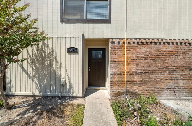 Photo - 7847 Green Lawn Dr