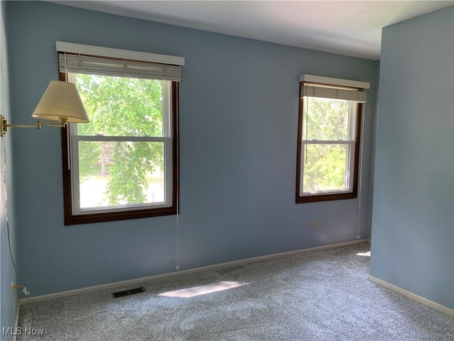 Building Photo - 7021 Longview Dr