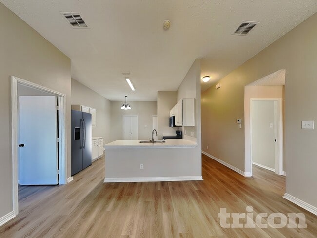 Photo - 923 McKavett Dr