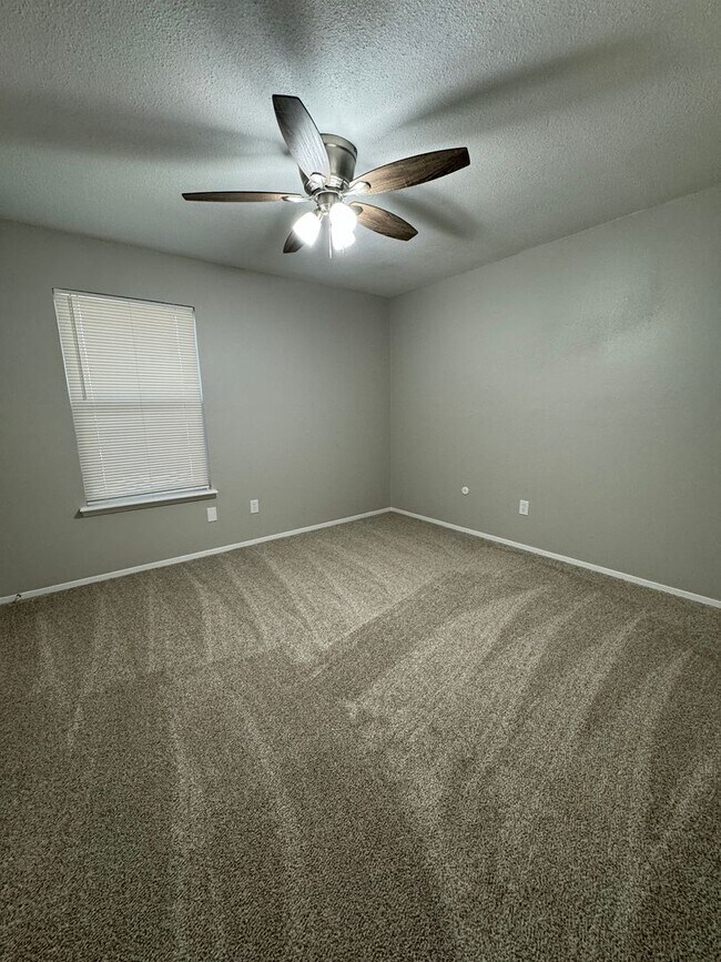 Photo - Move In Special! 2 bedrooms 1.5 bath townhome Unit 1409 D COURTNEY PL