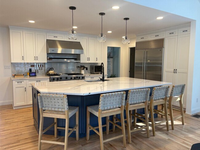 Photo - 5270 Nassau Point Rd