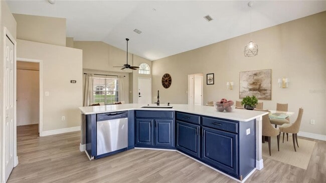 Photo - 1445 Sophie Way