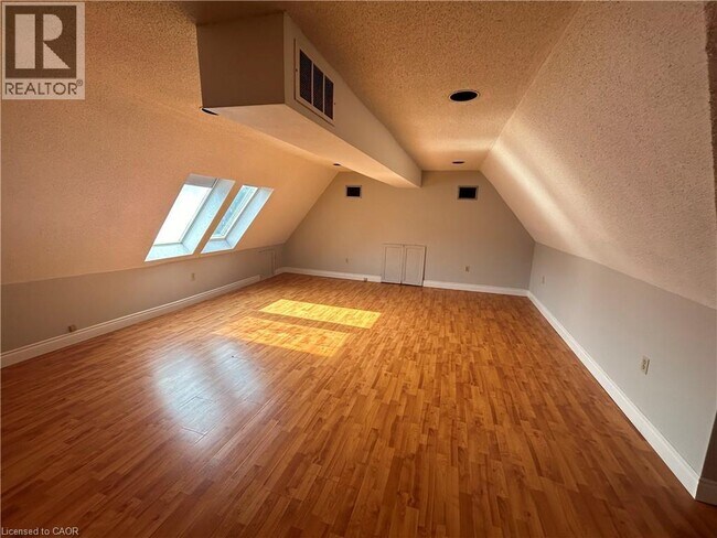 Photo - 303 James St S Unité 303