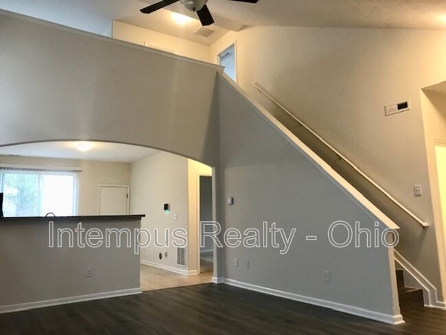 Photo - 2844 Hillstone St