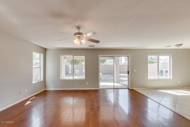 Photo - 4BR 3 FULL BATHROOMS W/ HUGE LOFT AND LARGE MASTER