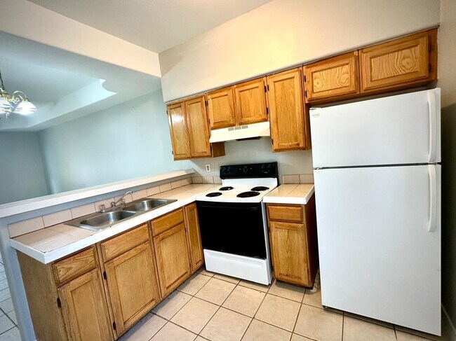 Photo - 2005 Cross St Unit 2