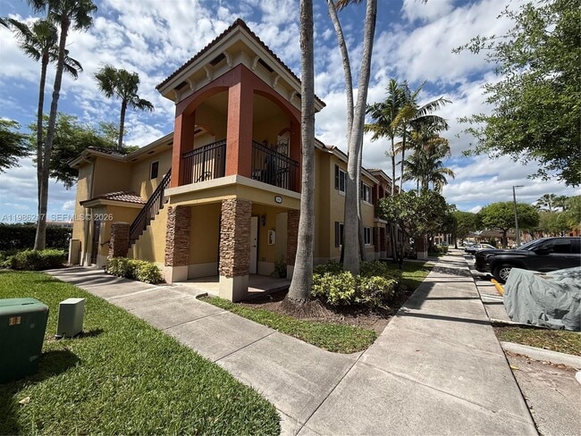 Building Photo - 940 NE 33rd Terrace Unit 101