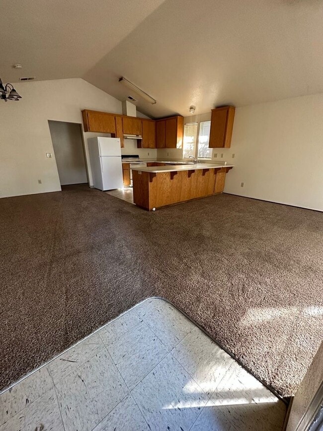 Photo - 1020 W 4th St