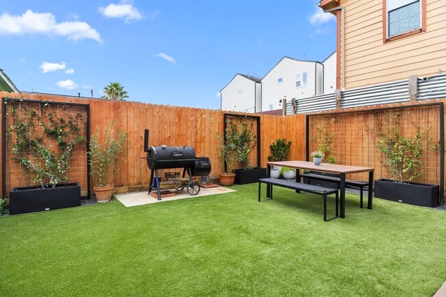 Photo - 5907 Kiam St