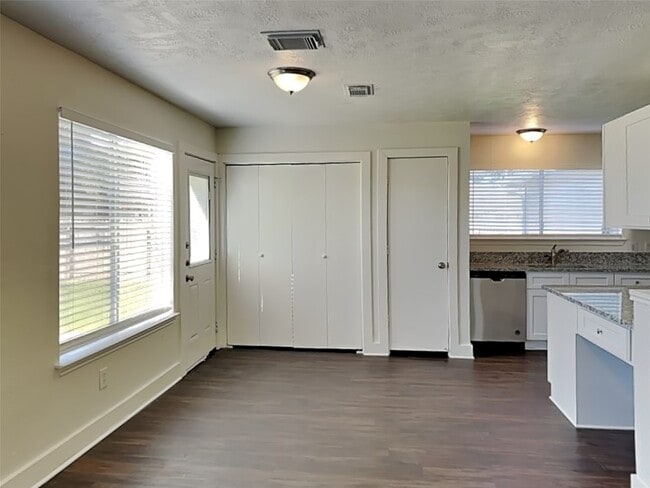 Photo - 5011 Westfield Village Dr