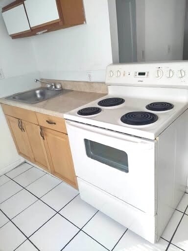 Photo - 604 26th St W