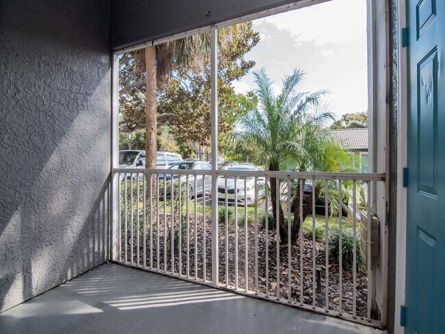 Photo - Ground Floor 2 Bedroom 1 Bathroom in Riverview, FL - Walk to Riverview Theater Unit 101